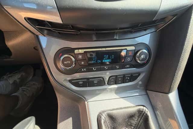 Ford Focus (2012) thumbnail 5
