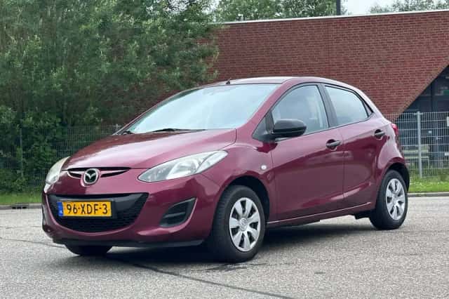 Mazda 2 (2012) thumbnail 1