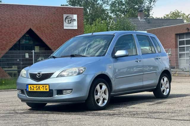 Mazda 2 (2006) thumbnail 1