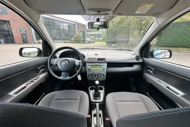 Mazda 2 (2006) thumbnail 4