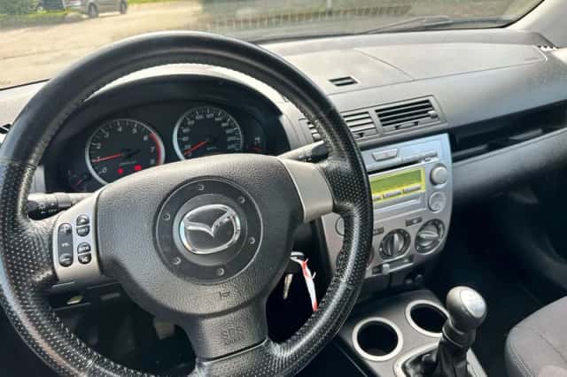 Mazda 2 (2006) thumbnail 5