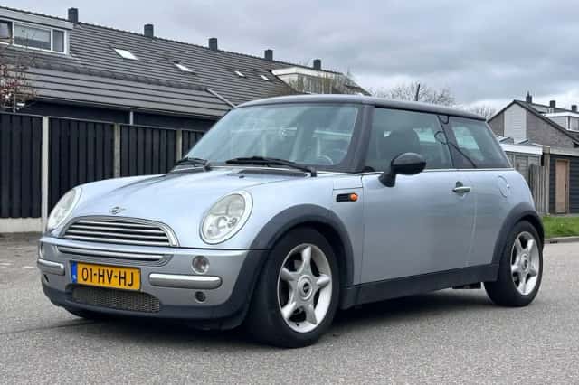 MINI Cooper (2002) thumbnail 1