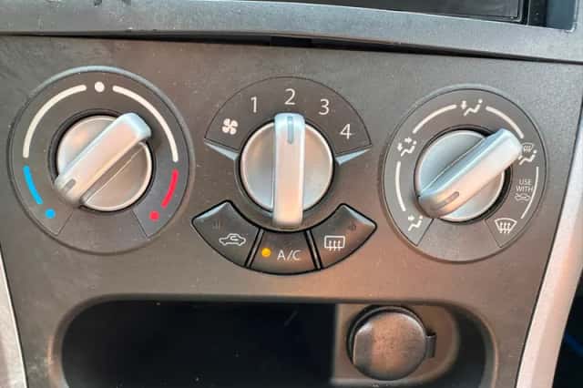 Opel Agila (2009) thumbnail 6