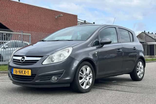 Opel Corsa (2010) thumbnail 1