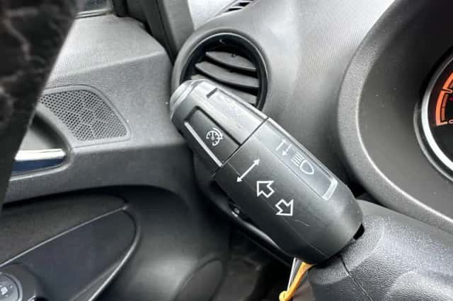 Opel Corsa (2010) thumbnail 6