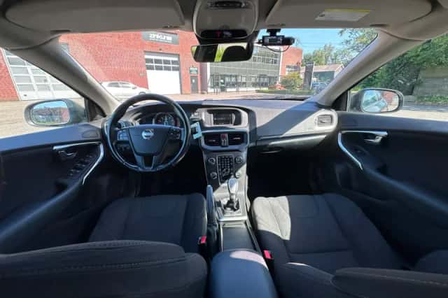 Volvo V40 (2013) thumbnail 4