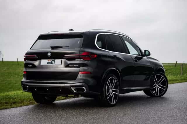BMW X5 (2023) thumbnail 2