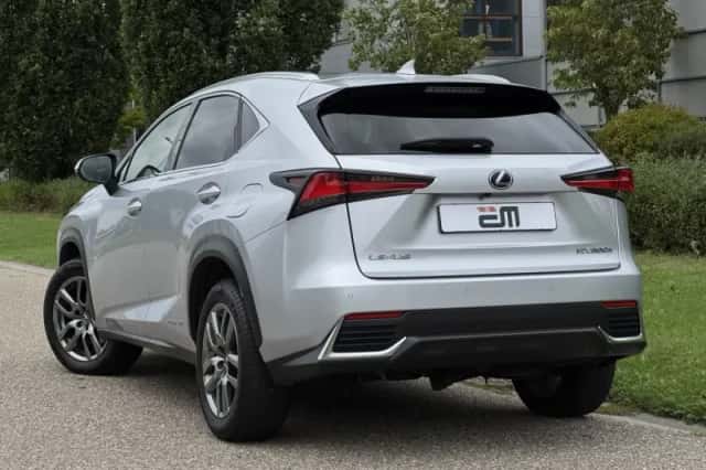 Lexus NX (2018) thumbnail 3