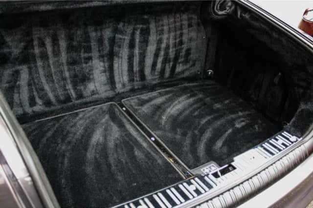 Rolls-Royce Phantom (2010) thumbnail 4