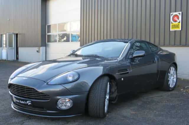 Aston Martin V12 Vanquish (2006) thumbnail 3