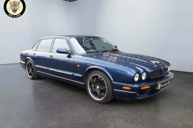 Jaguar XJR (2000) thumbnail 2
