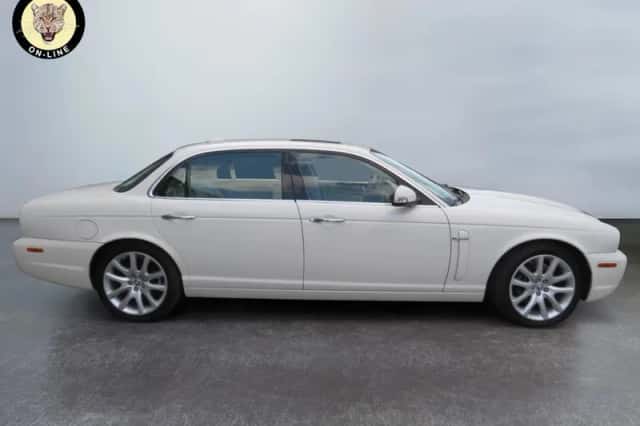 Jaguar XJ (2008) thumbnail 4