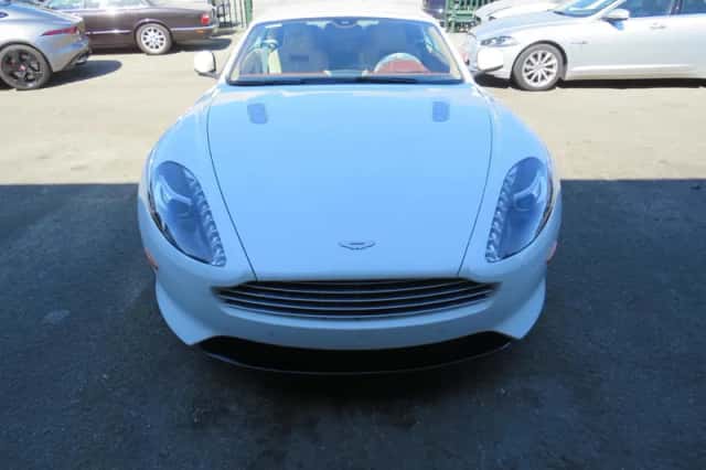 Aston Martin DB9 (2016) thumbnail 1