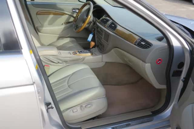 Jaguar S-Type (2001) thumbnail 6
