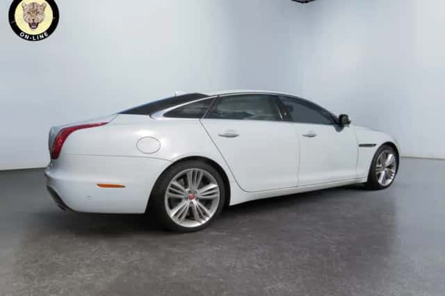 Jaguar XJR (2019) thumbnail 5