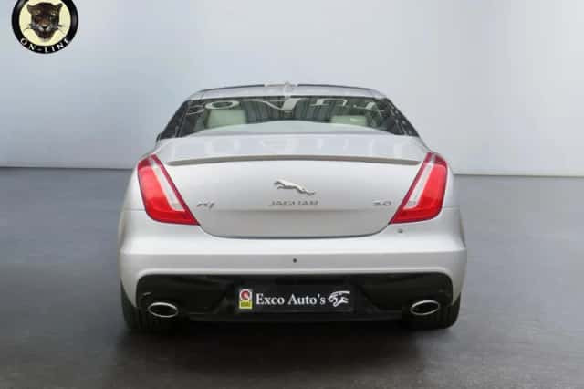 Jaguar XJ (2019) thumbnail 5