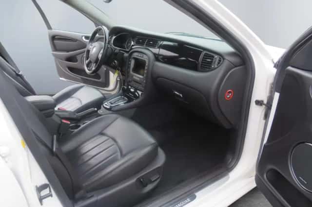 Jaguar X-Type (2006) thumbnail 6