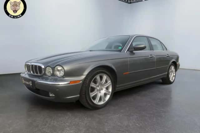 Jaguar XJ (2004) thumbnail 1