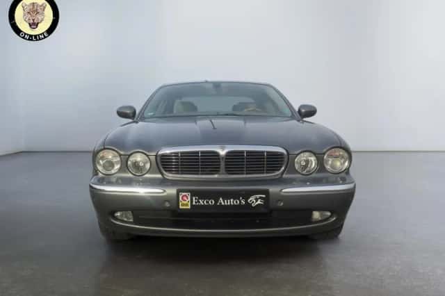 Jaguar XJ (2004) thumbnail 2
