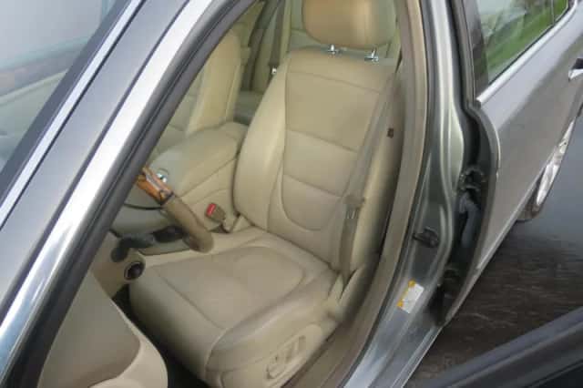 Jaguar XJ (2004) thumbnail 3