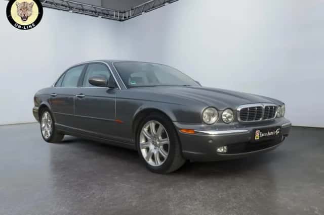 Jaguar XJ (2004) thumbnail 4