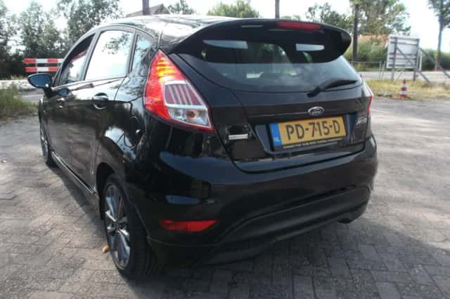 Ford Fiesta (2017) thumbnail 4