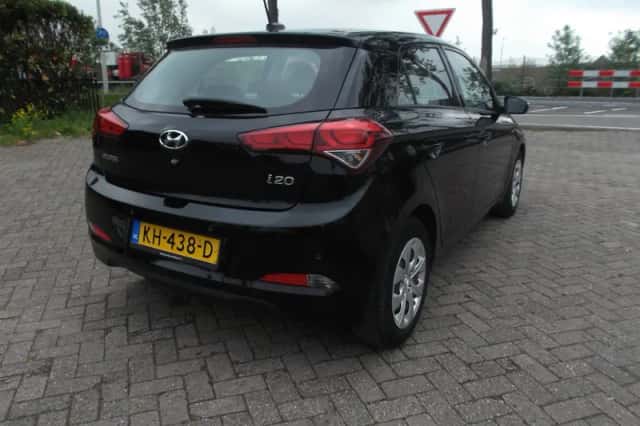 Hyundai i20 (2016) thumbnail 3