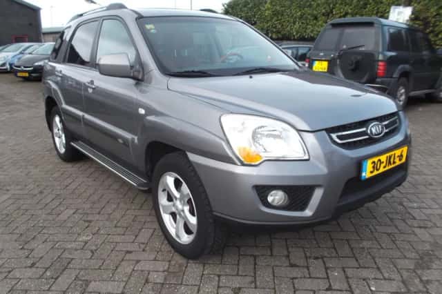 Kia Sportage (2009) thumbnail 2