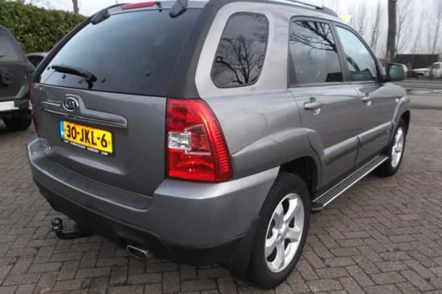 Kia Sportage (2009) thumbnail 3