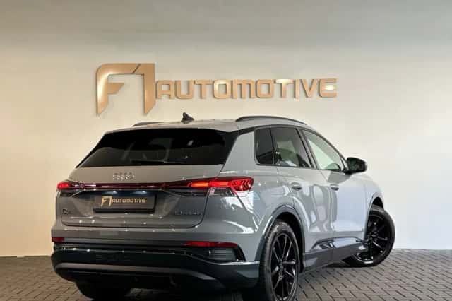 Audi Q4 e-tron (2022) thumbnail 3