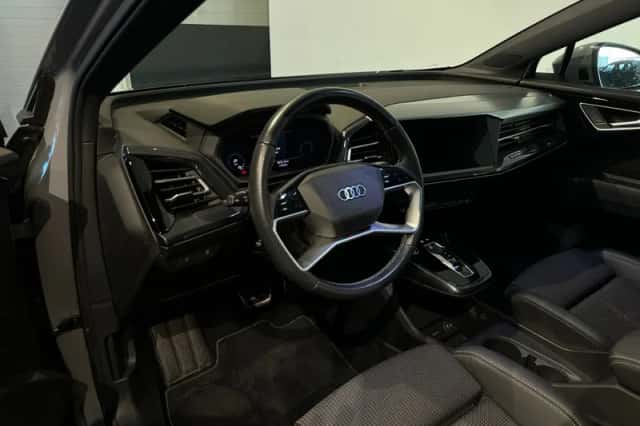 Audi Q4 e-tron (2022) thumbnail 5