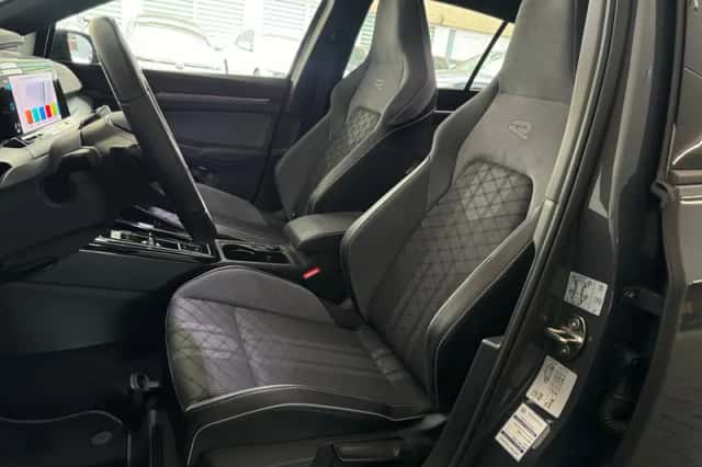 Volkswagen Golf (2023) thumbnail 6
