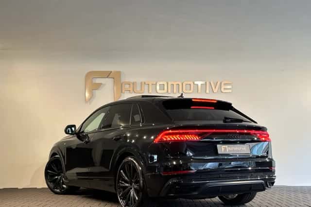 Audi Q8 (2021) thumbnail 4