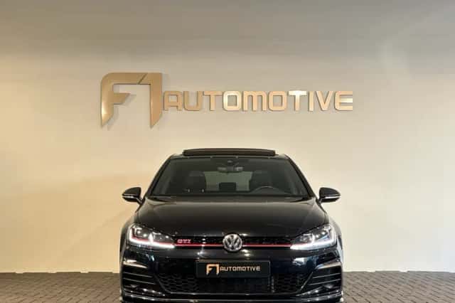 Volkswagen Golf (2019) thumbnail 2
