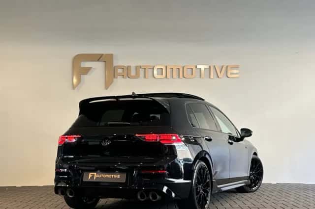 Volkswagen Golf (2024) thumbnail 4