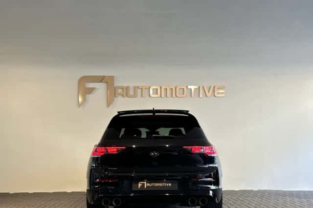 Volkswagen Golf (2024) thumbnail 6