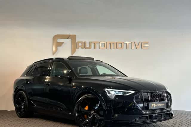 Audi e-tron (2019) thumbnail 3