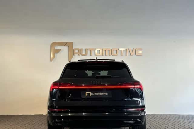 Audi e-tron (2019) thumbnail 5