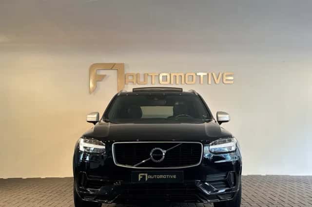Volvo XC90 (2015) thumbnail 2