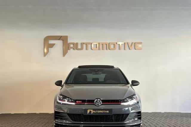 Volkswagen Golf (2019) thumbnail 2