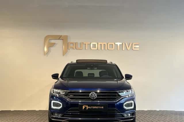 Volkswagen T-Roc (2018) thumbnail 2