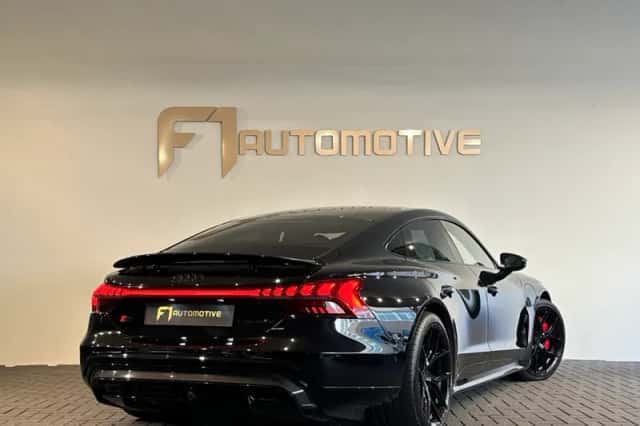 Audi e-tron GT (2021) thumbnail 4