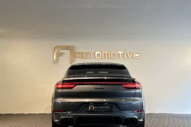 Porsche Cayenne Coupé (2021) thumbnail 6