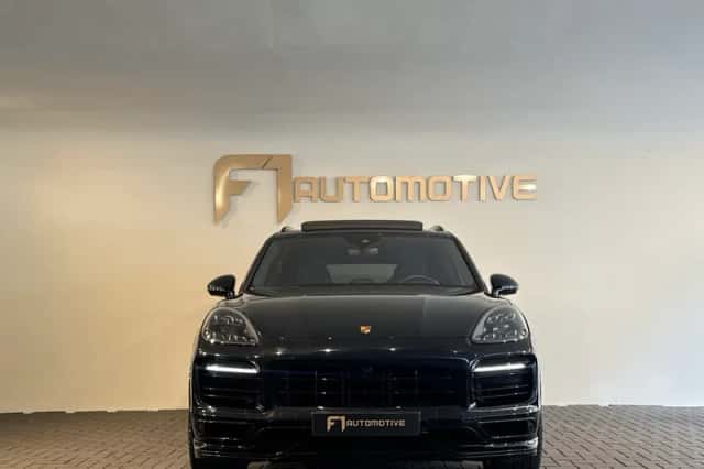 Porsche Cayenne (2022) thumbnail 2