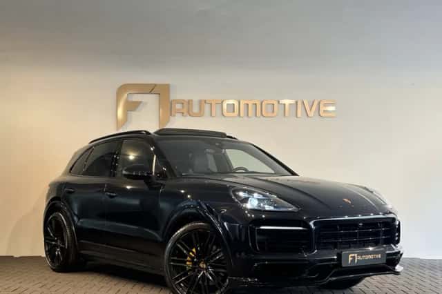 Porsche Cayenne (2022) thumbnail 3