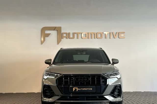 Audi Q3 (2019) thumbnail 2