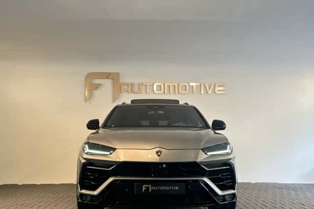 Lamborghini Urus (2022) thumbnail 2