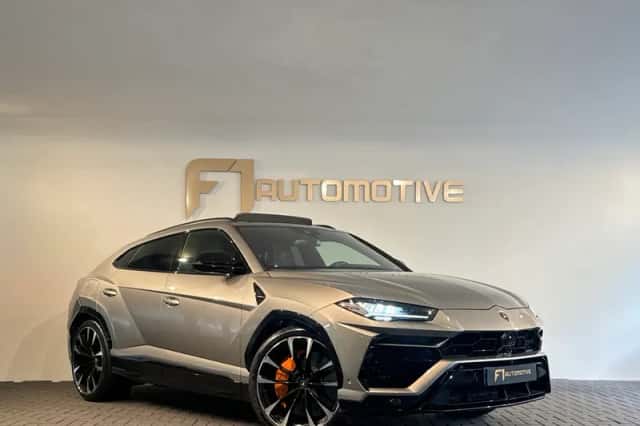 Lamborghini Urus (2022) thumbnail 3