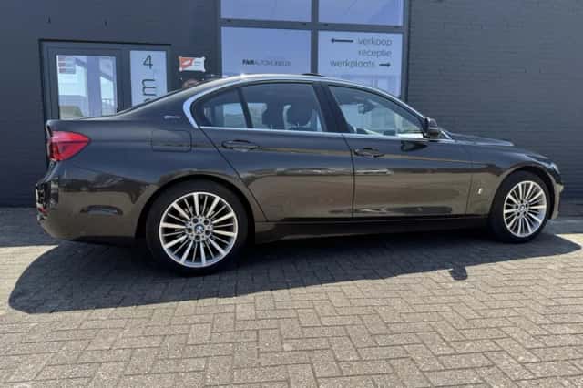 BMW 3-Serie (2016) thumbnail 2