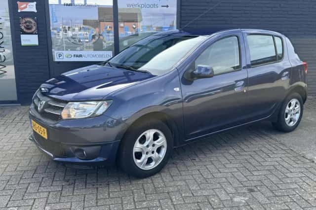 Dacia Sandero (2016) thumbnail 1